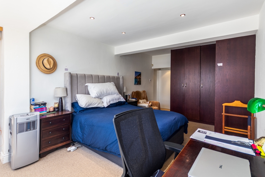 2 Bedroom Property for Sale in Sea Point Western Cape